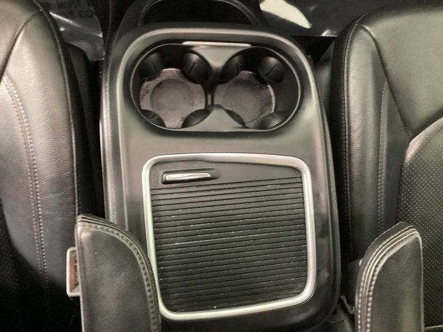 Used 2019 Chrysler Pacifica Touring-L FWD image 21