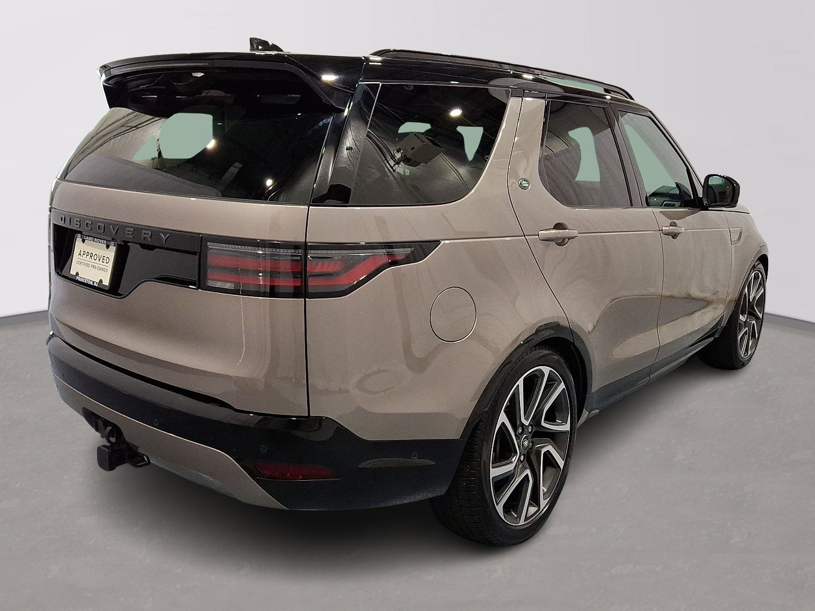Certified 2025 Land Rover Discovery Dynamic SE AWD/4WD image 4