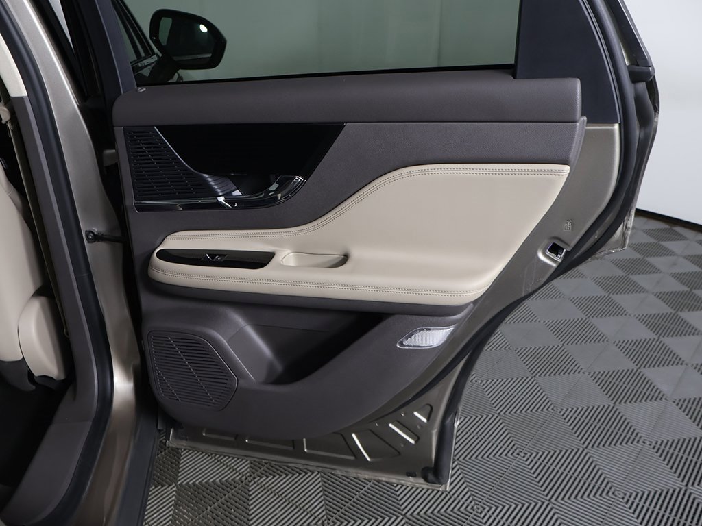 Used 2020 Lincoln Corsair AWD w/ Premium Package image 28