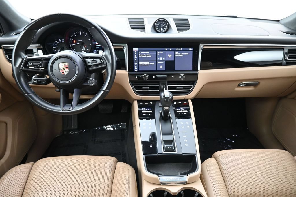 Certified 2023 Porsche Macan Turbo AWD/4WD image 6