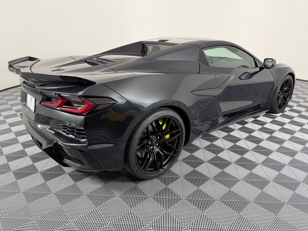 Used 2024 Chevrolet Corvette Z06 w/ Stealth Interior Trim Package RWD image 10