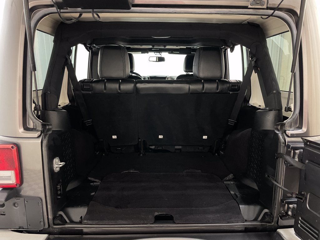 Used 2016 Jeep Wrangler Unlimited Sahara AWD/4WD image 40