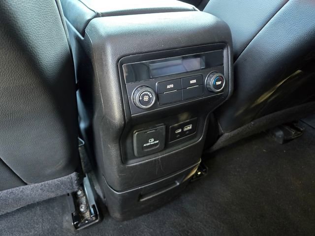 Used 2023 GMC Acadia SLT image 12