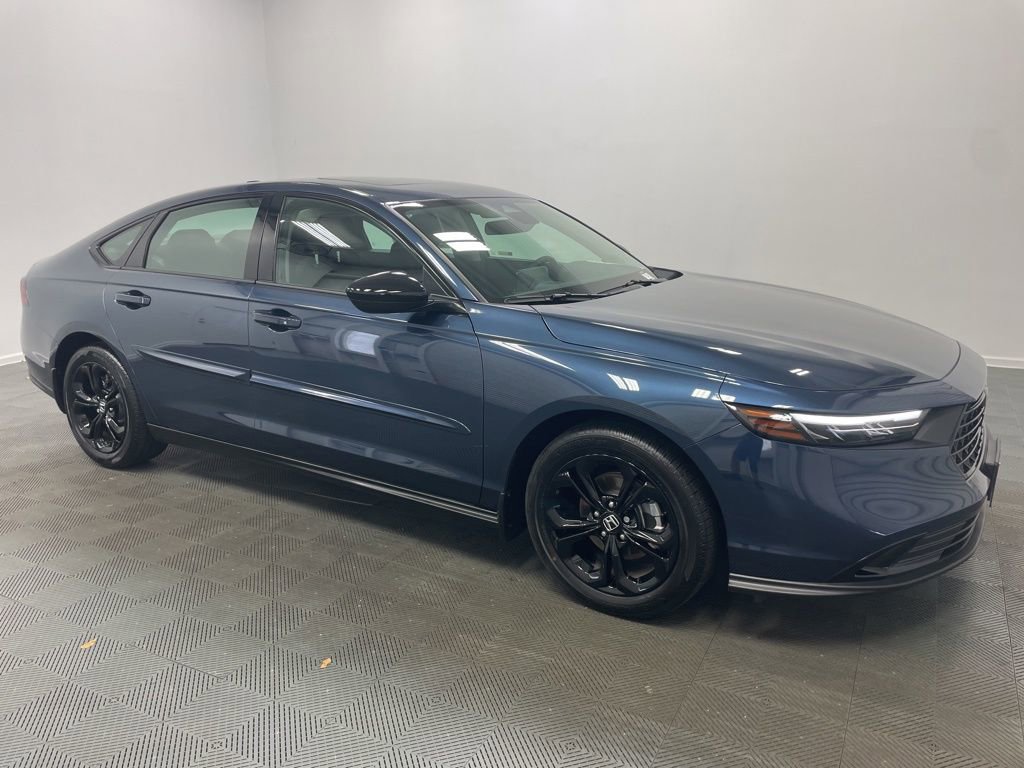 Used 2025 Honda Accord SE image 3