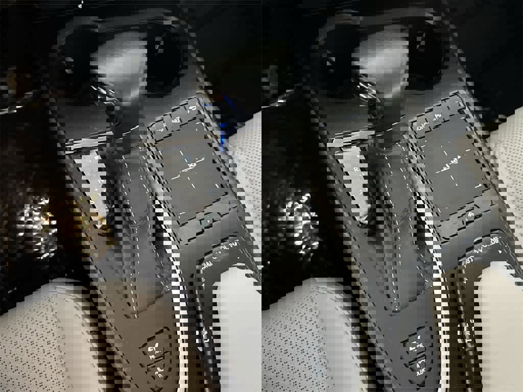 Used 2022 Lexus UX 250h w/ Premium Package image 21