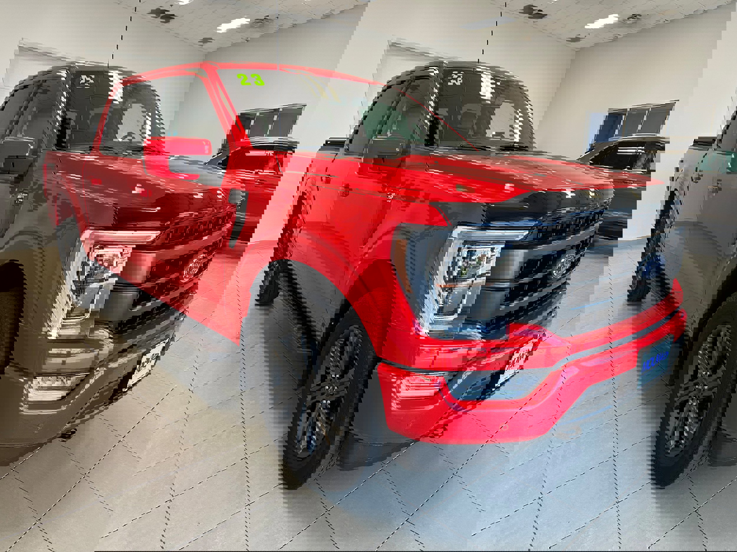 Used 2023 Ford F150 Lariat w/ Equipment Group 502A High image 4