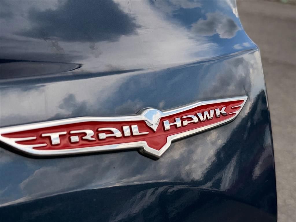 Used 2021 Jeep Renegade Trailhawk image 15