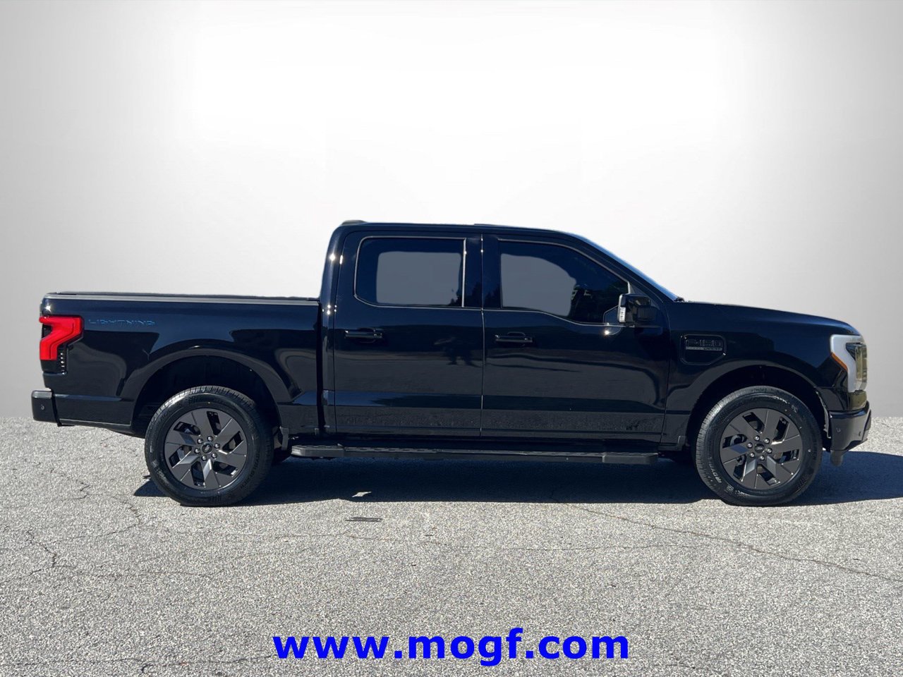 Certified 2023 Ford F150 Lightning Lariat w/ Equipment Group 511A High AWD/4WD image 29