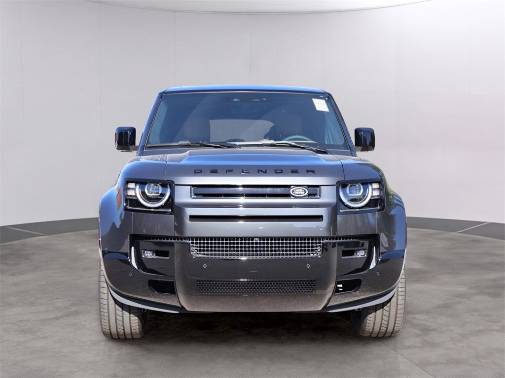 New 2026 Land Rover Defender 130 V8 image 2