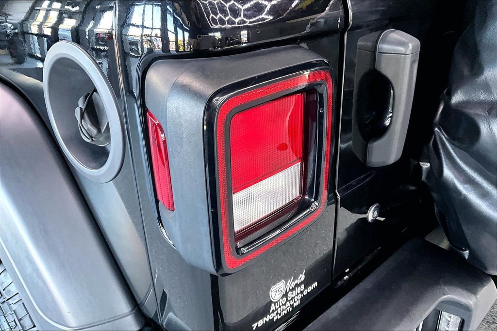 Used 2018 Jeep Wrangler Unlimited Sport S AWD/4WD image 22