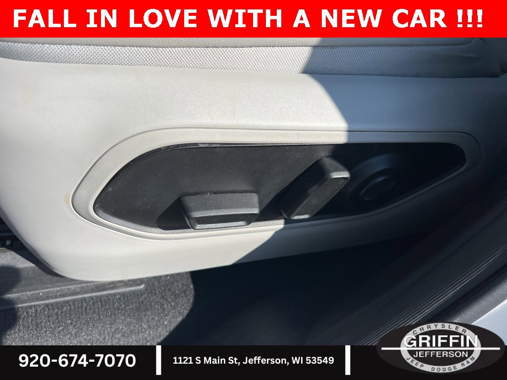 Used 2023 Jeep Grand Cherokee Overland image 19