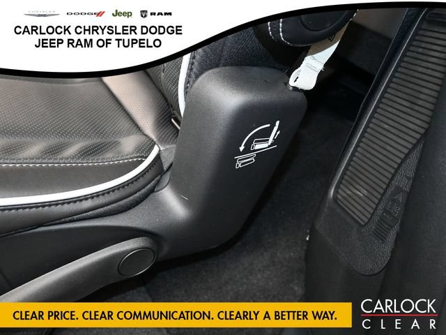 New 2026 Chrysler Pacifica Limited w/ Uconnect Theater Family Group FWD image 31