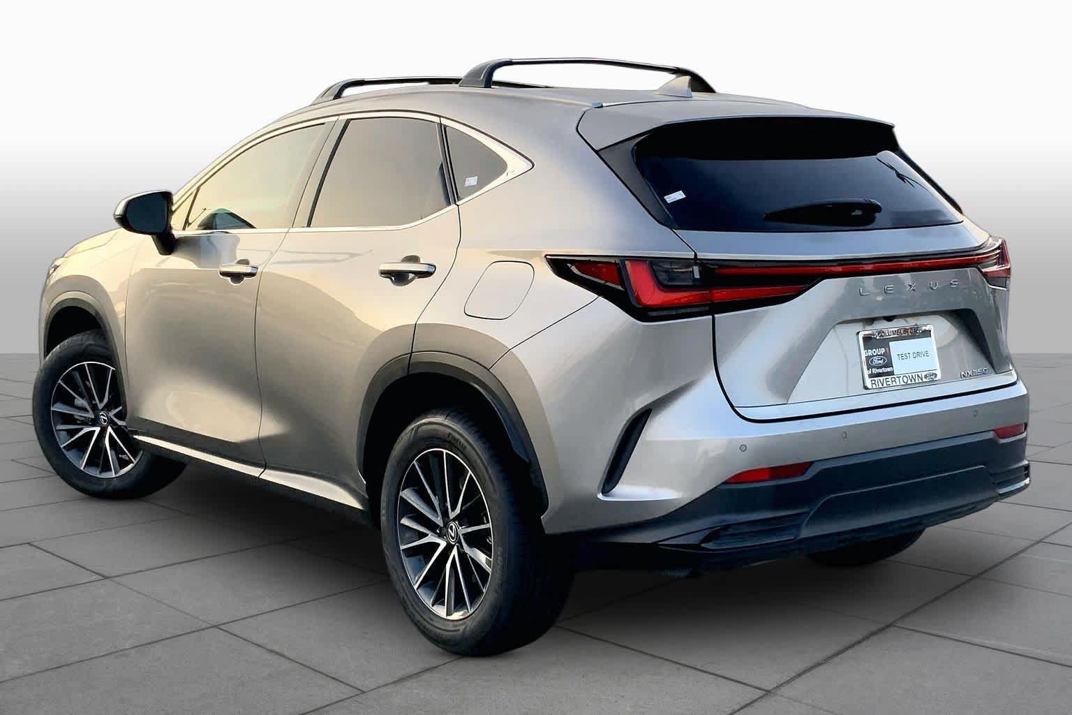 Used 2025 Lexus NX 250 FWD w/ Accessory Package (2T) image 11