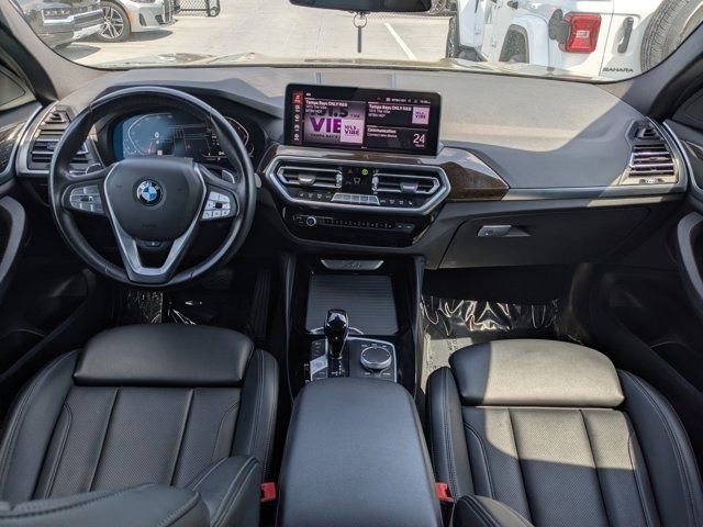 Used 2023 BMW X4 xDrive30i w/ Parking Assistance Package AWD/4WD image 16