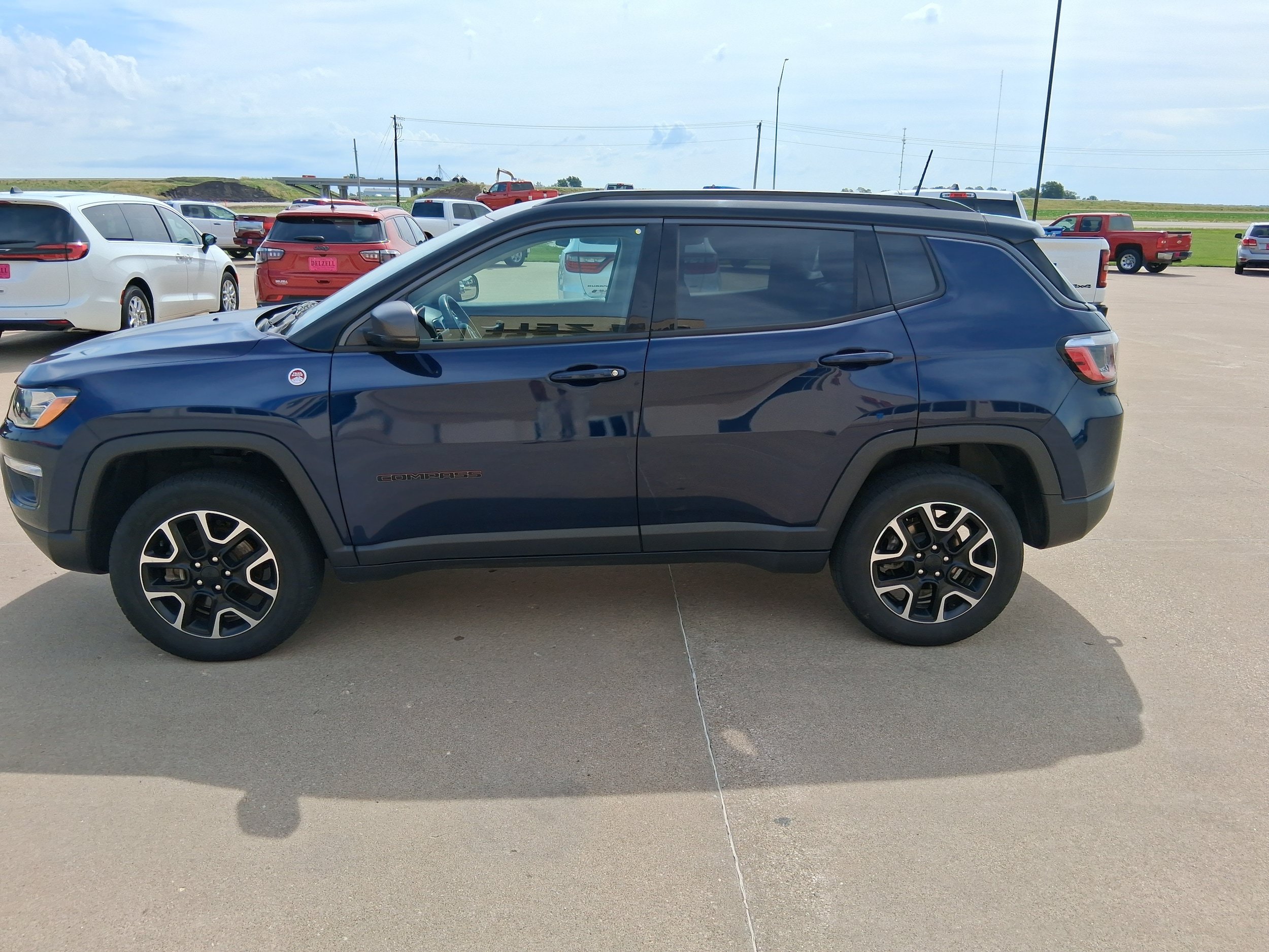 Used 2021 Jeep Compass Trailhawk AWD/4WD image 5
