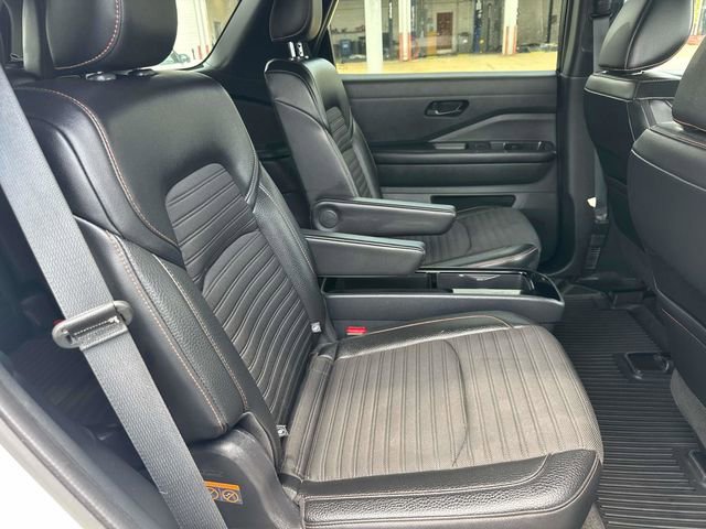 Used 2024 Nissan Pathfinder Rock Creek AWD/4WD image 15