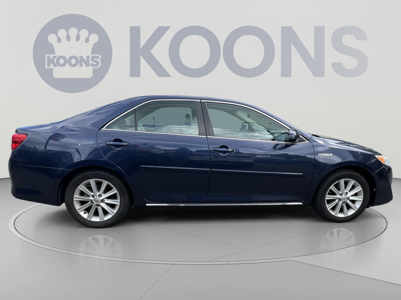 Used 2014 Toyota Camry XLE w/ Leather Package FWD image 4