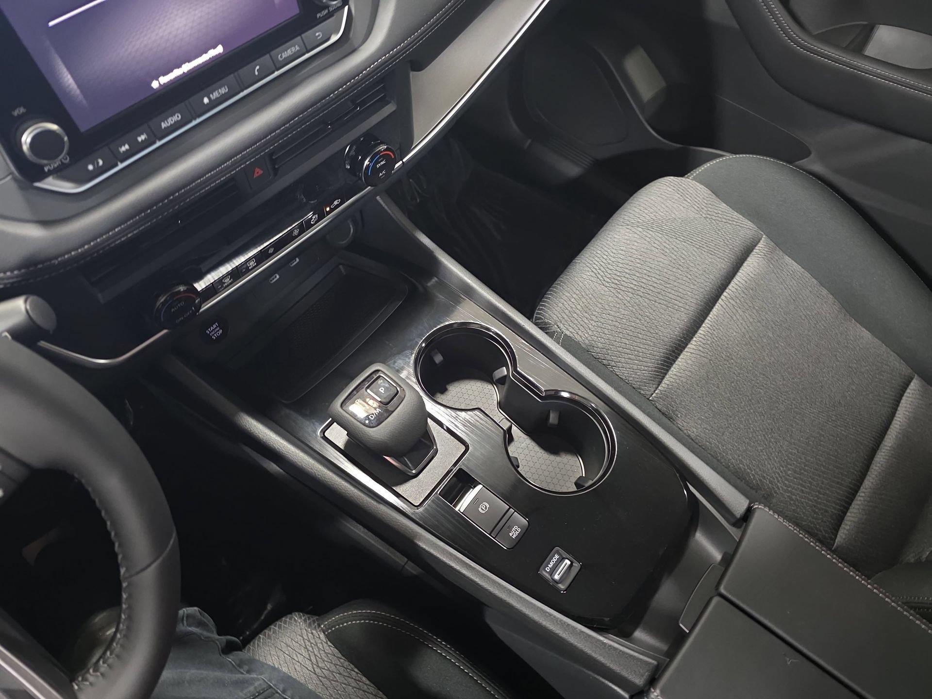 New 2026 Nissan Rogue SV FWD image 25