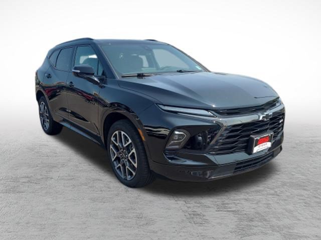 Used 2025 Chevrolet Blazer RS w/ LPO, Floor Liner Package AWD/4WD image 3