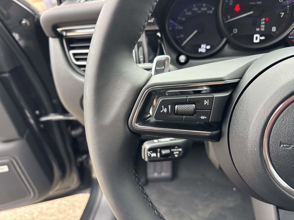 New 2026 Porsche Macan image 28