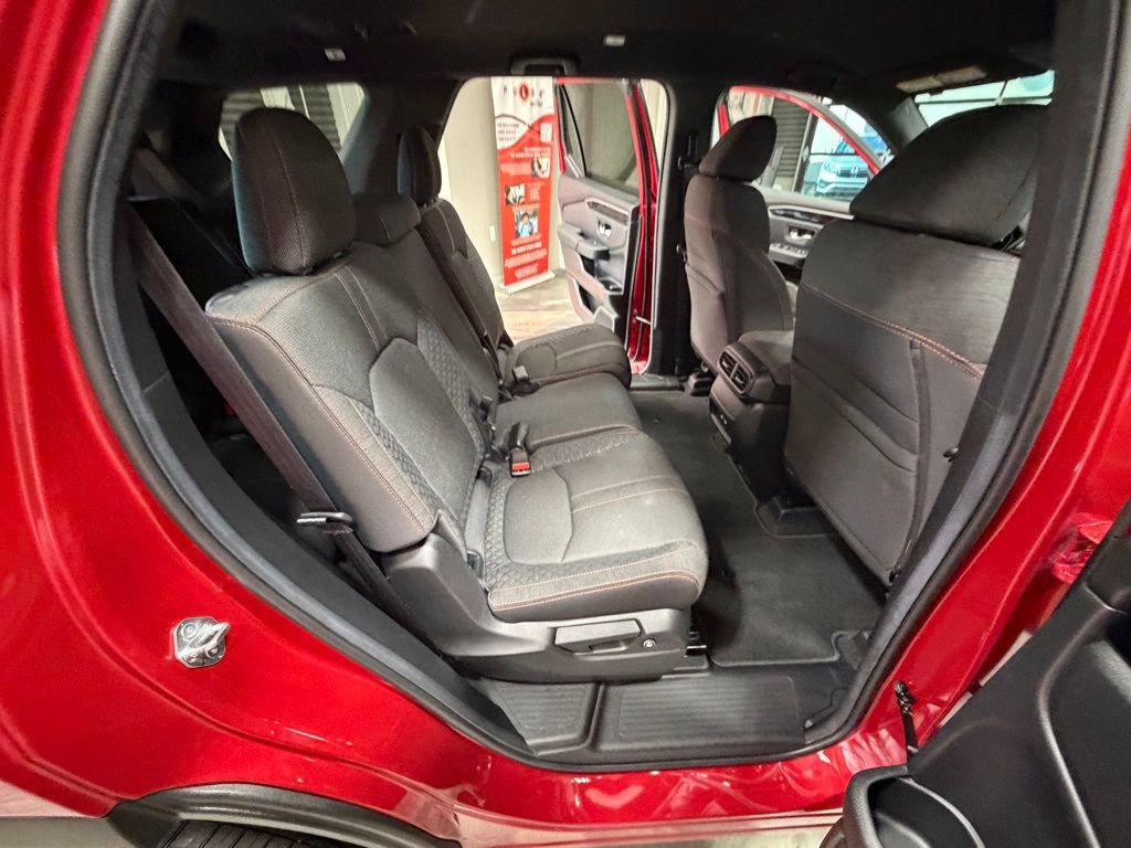 Used 2025 Honda Pilot Sport image 46