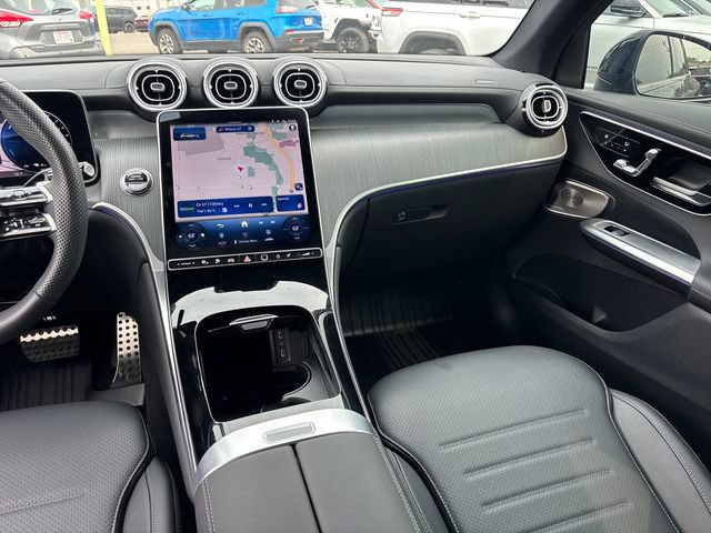 Used 2025 Mercedes-Benz GLC 350e 4MATIC image 12