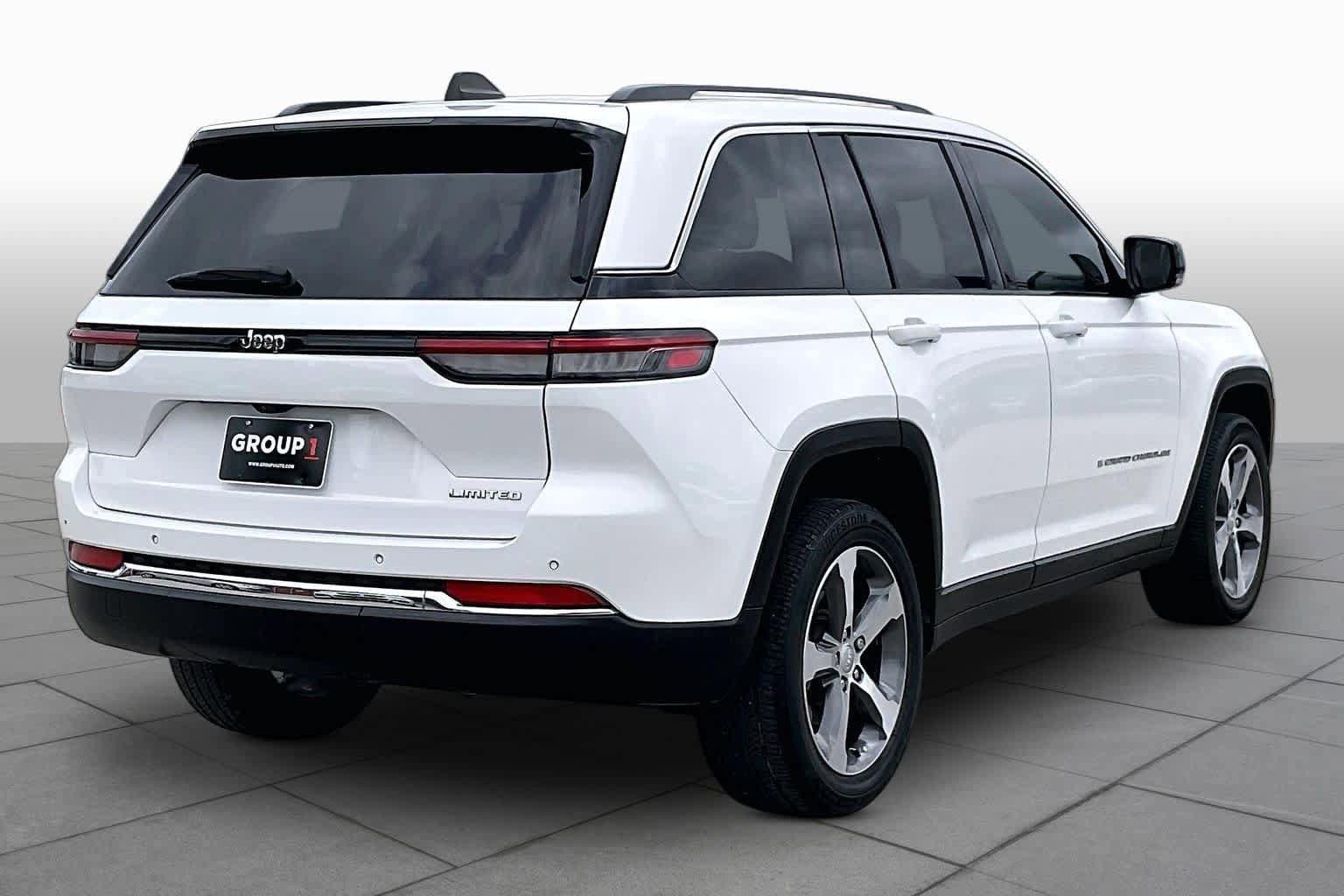 Used 2023 Jeep Grand Cherokee Limited w/ Trailer Tow Prep Group (B) RWD image 13
