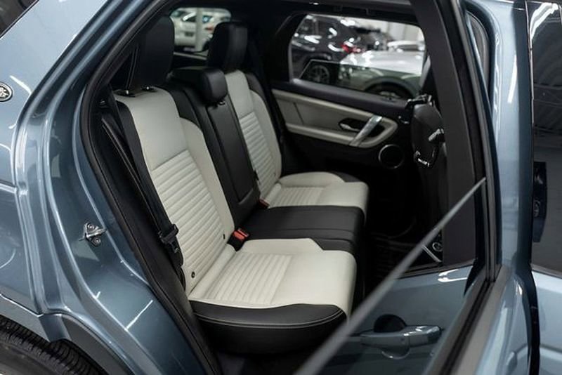 Used 2023 Land Rover Discovery Sport S R-Dynamic image 12