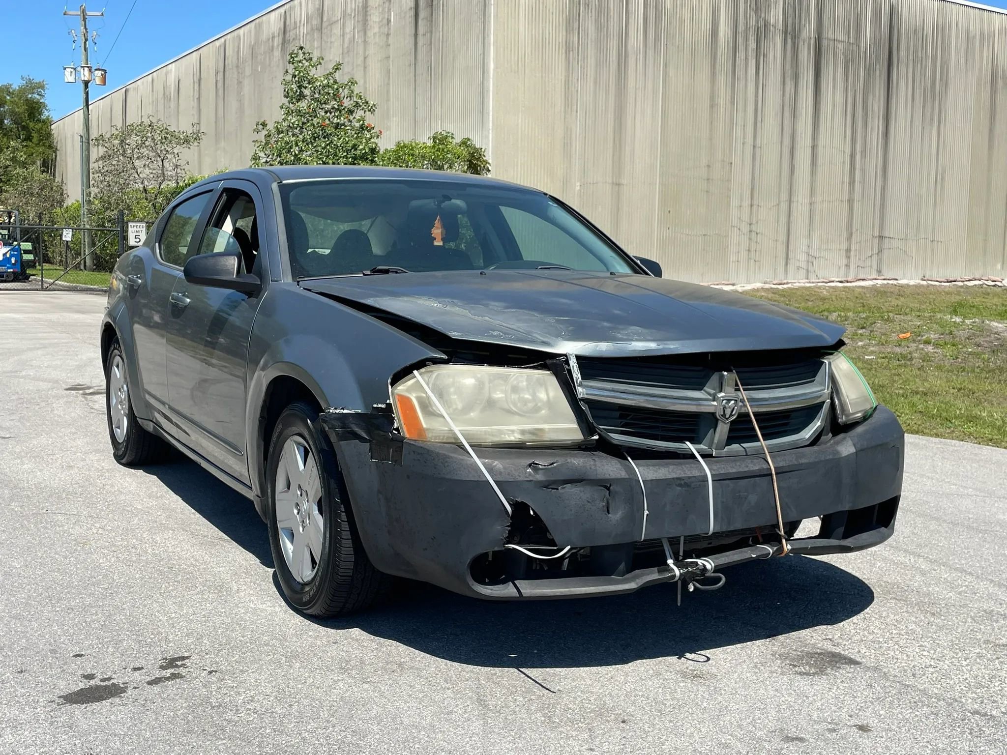 Used 2010 Dodge Avenger SXT FWD image 2