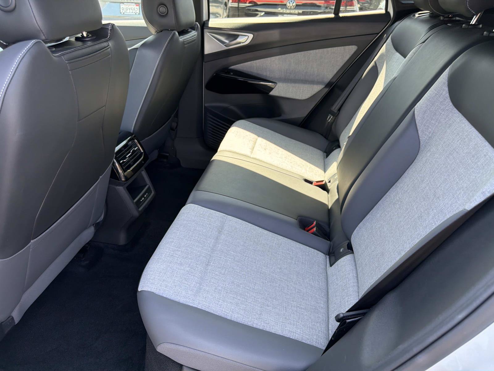 Certified 2023 Volkswagen ID.4 Pro AWD/4WD image 11