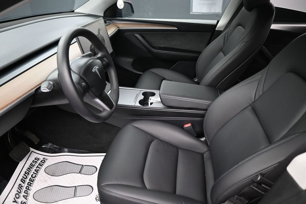 Used 2024 Tesla Model Y Long Range AWD/4WD image 19