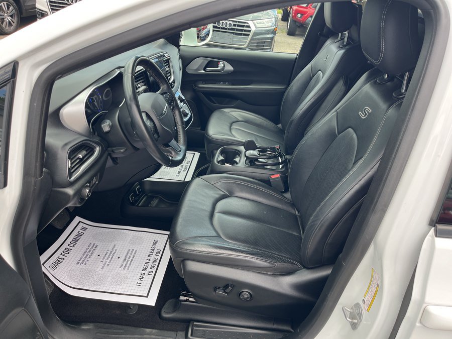 Used 2018 Chrysler Pacifica Touring-L Plus w/ Advanced Safetytec Group FWD image 9