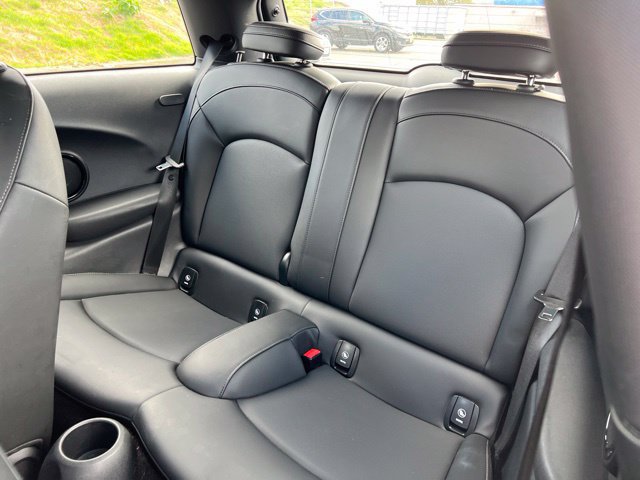 Used 2022 MINI Cooper 2-Door Hardtop FWD image 12