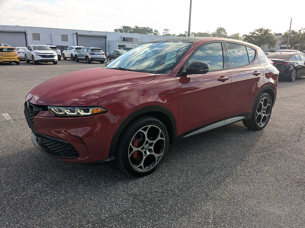 Used 2024 Alfa Romeo Tonale Veloce w/ Active Assist Package AWD/4WD image 8