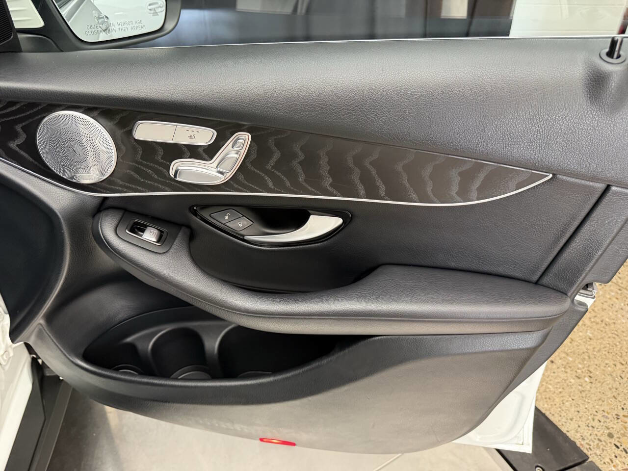 Used 2017 Mercedes-Benz GLC 300 4MATIC image 23