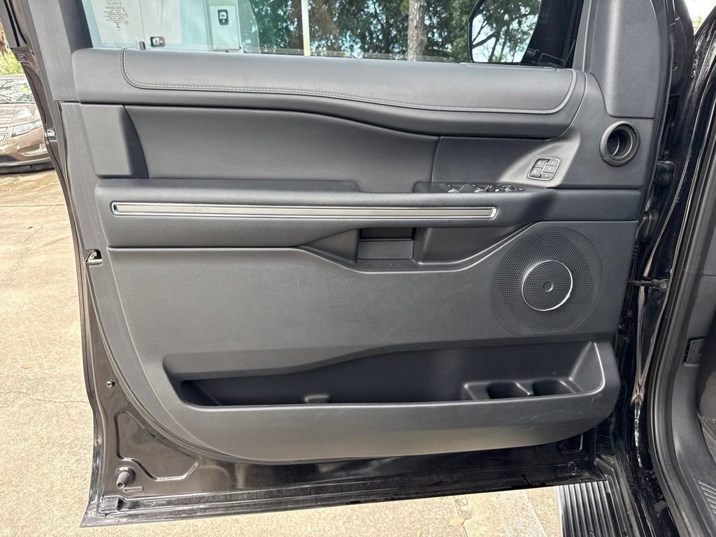 Used 2023 Ford Expedition XLT RWD image 16