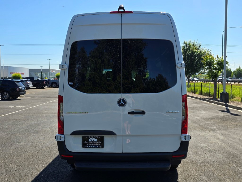 New 2025 Mercedes-Benz eSprinter 170 Cargo image 5