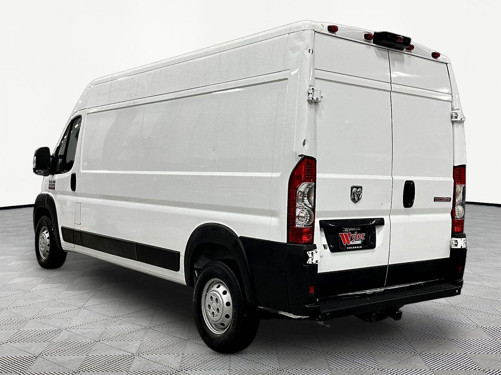 Used 2019 RAM ProMaster 2500 w/ Interior Convenience Group FWD image 4