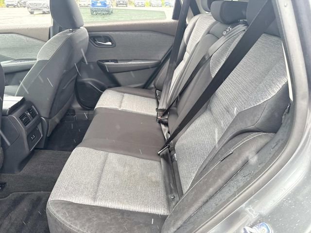 Used 2022 Nissan Rogue SV image 17