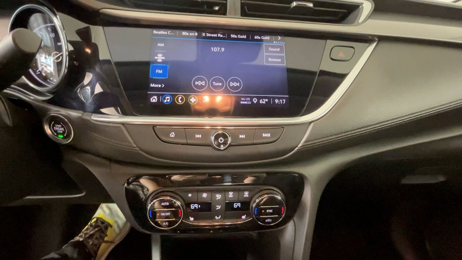 Used 2022 Buick Encore GX Select w/ Sport Touring Package FWD image 38