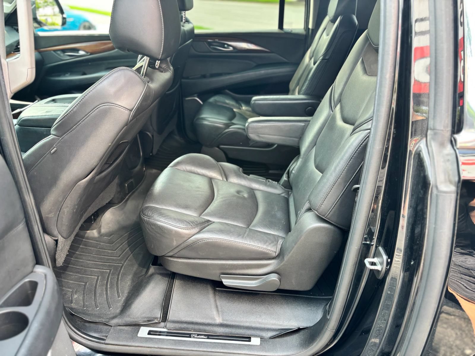 Used 2018 Cadillac Escalade ESV Premium Luxury AWD/4WD image 12