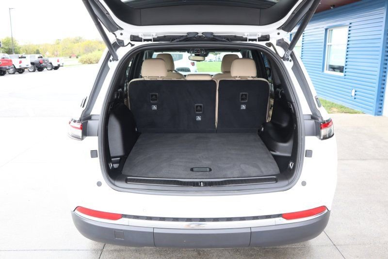 Used 2023 Jeep Grand Cherokee Limited image 17