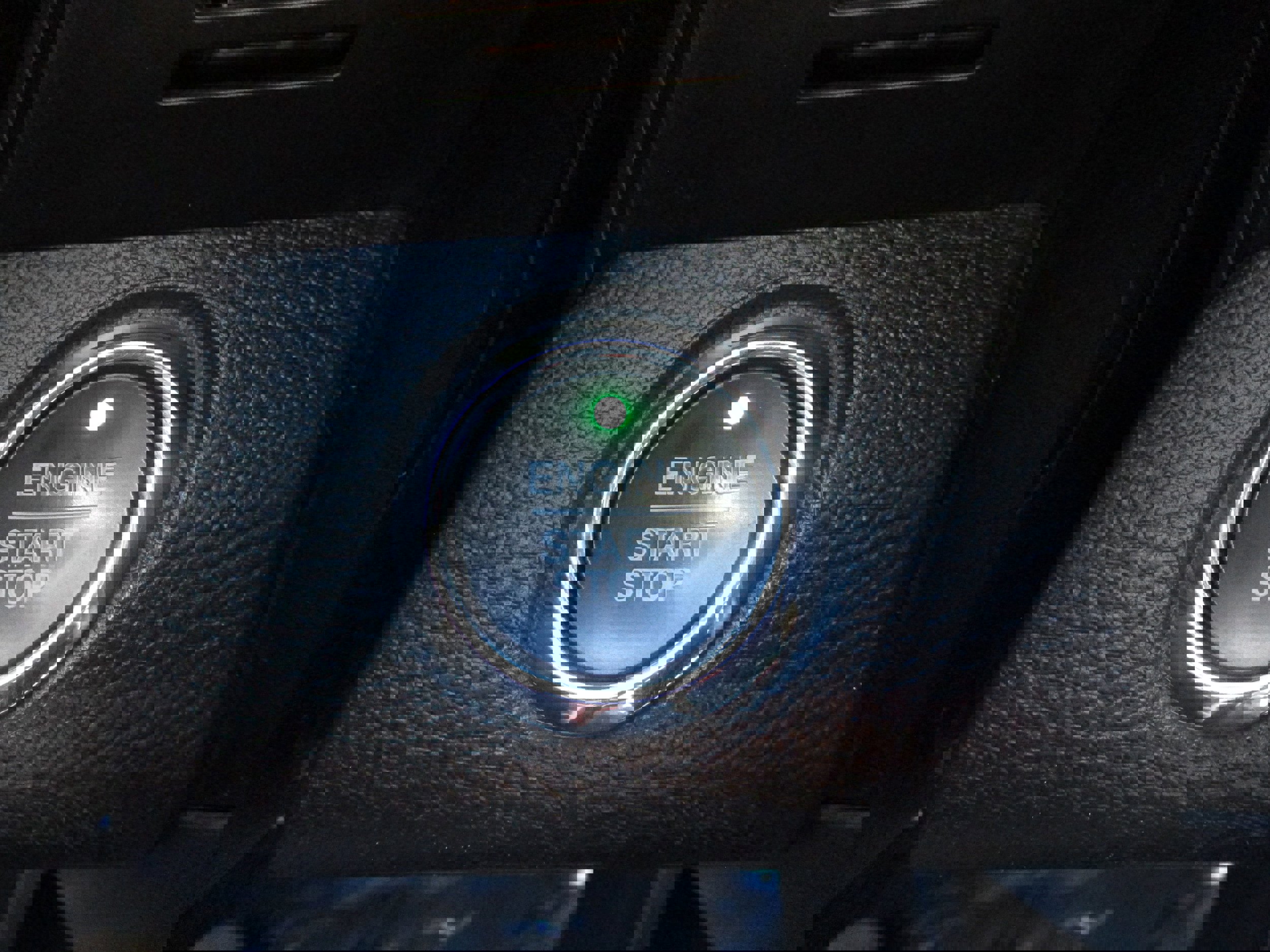 Used 2020 Ford F250 Platinum w/ FX4 Off-Road Package AWD/4WD image 26