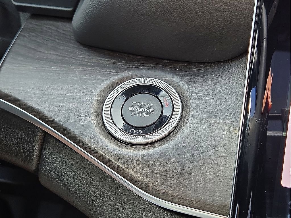 Used 2023 Jeep Grand Cherokee Overland w/ Luxury Tech Group IV image 33