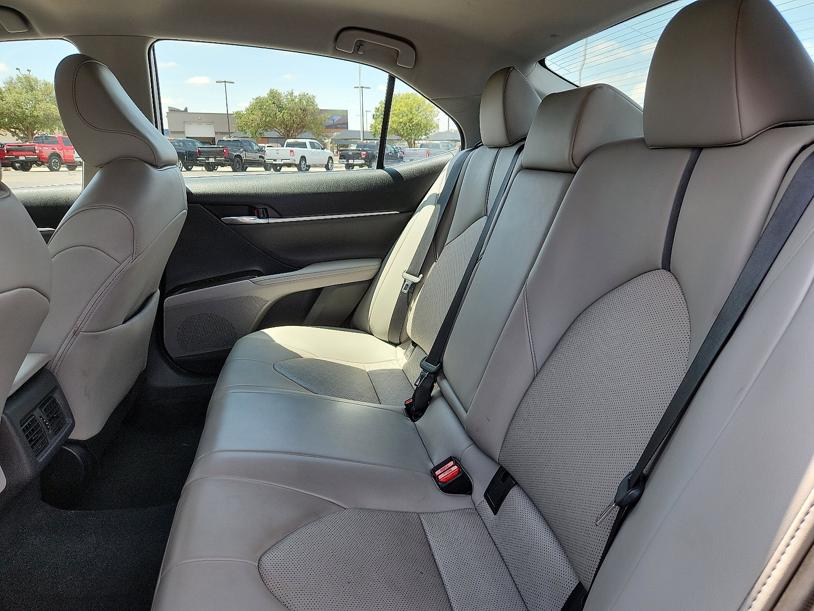 Used 2023 Toyota Camry XSE image 8