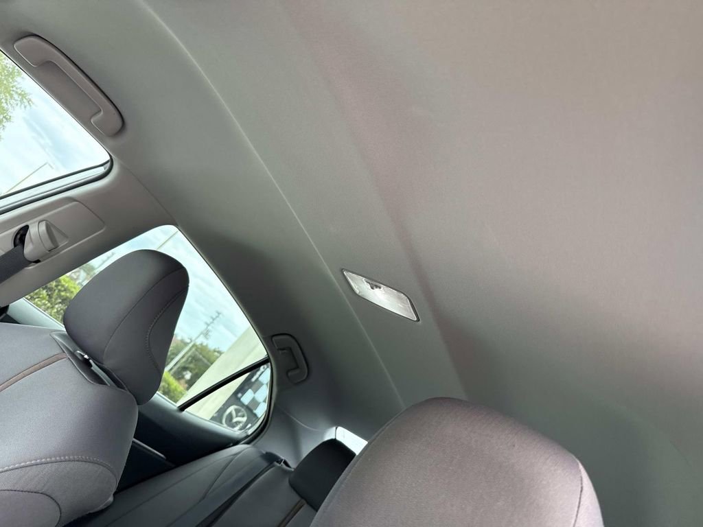 Used 2020 Toyota Camry LE image 42