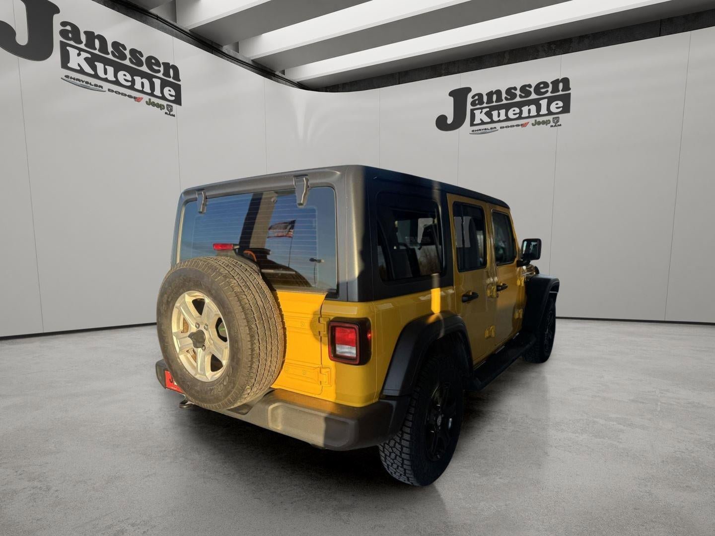 Used 2020 Jeep Wrangler Unlimited Sport S AWD/4WD image 3