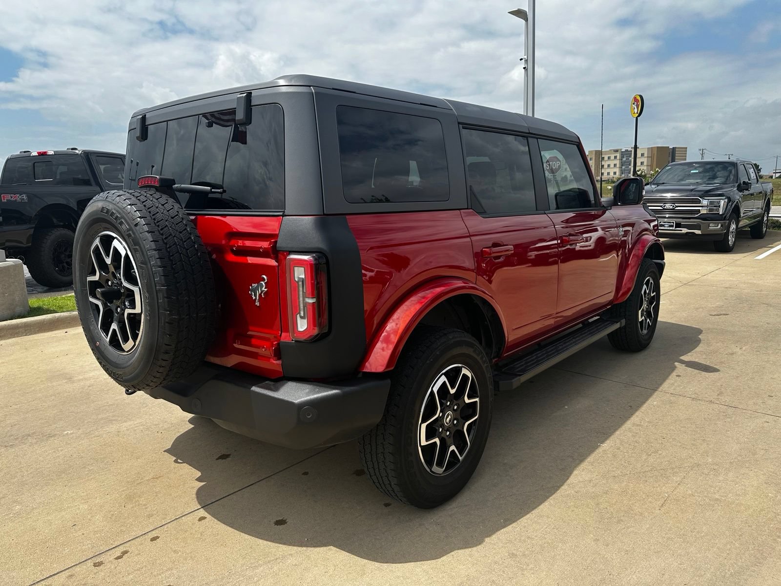 Used 2024 Ford Bronco Outer Banks AWD/4WD image 8