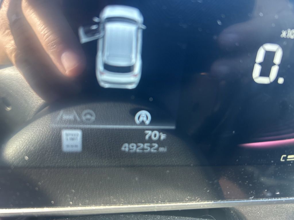 Used 2023 Kia Sportage EX image 3