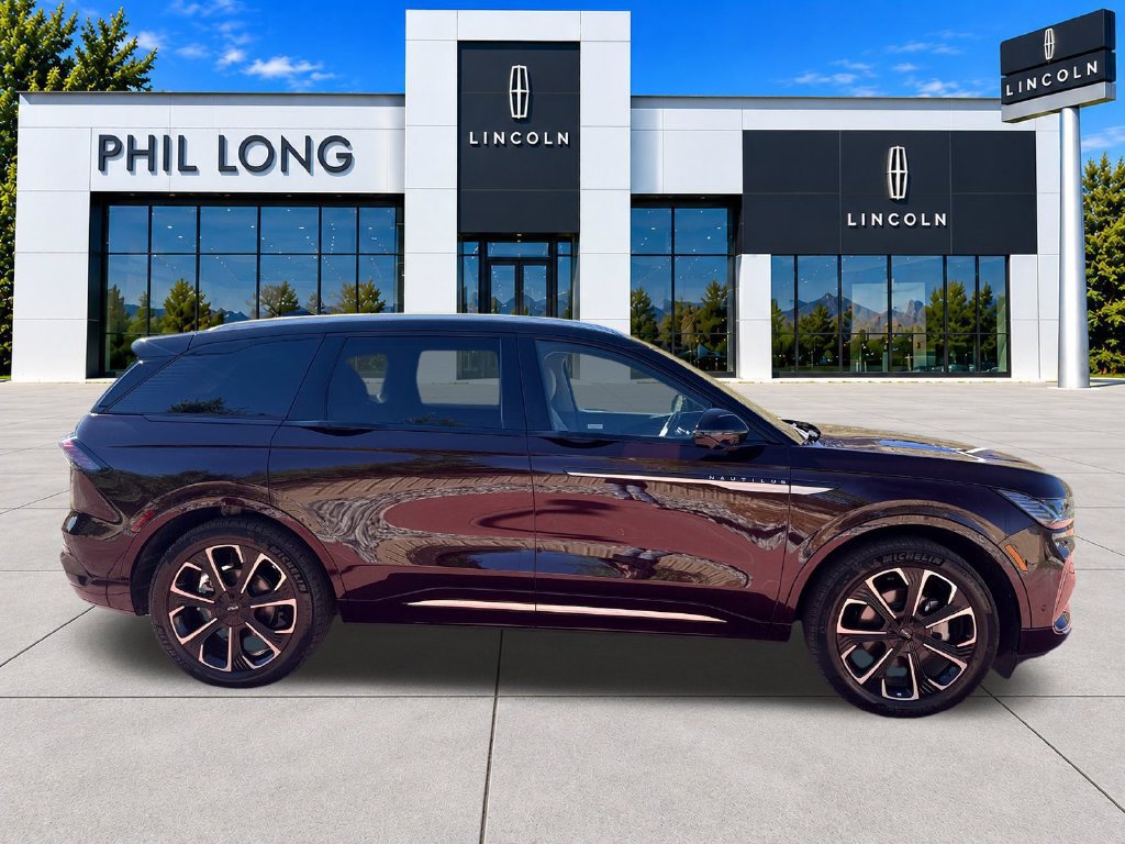 Certified 2024 Lincoln Nautilus Reserve w/ Equipment Group 202A AWD/4WD image 10